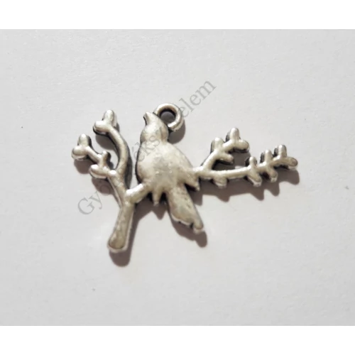 Madár, ág fityegő, medál, antik ezüst színű, 25x18 mm