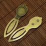 Kép 3/3 - Könyvjelző alap, antik bronz színű, 81x21 mm, üveglencsével