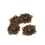 Kép 2/2 - Virág összekötő, karkötőalap, medálalap, antik bronz színű, 29x26 mm