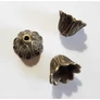 Kép 1/2 - Nagy, szíves  gyöngykupak, bojt vég, végzáró, antik bronz színű, 11x15 mm