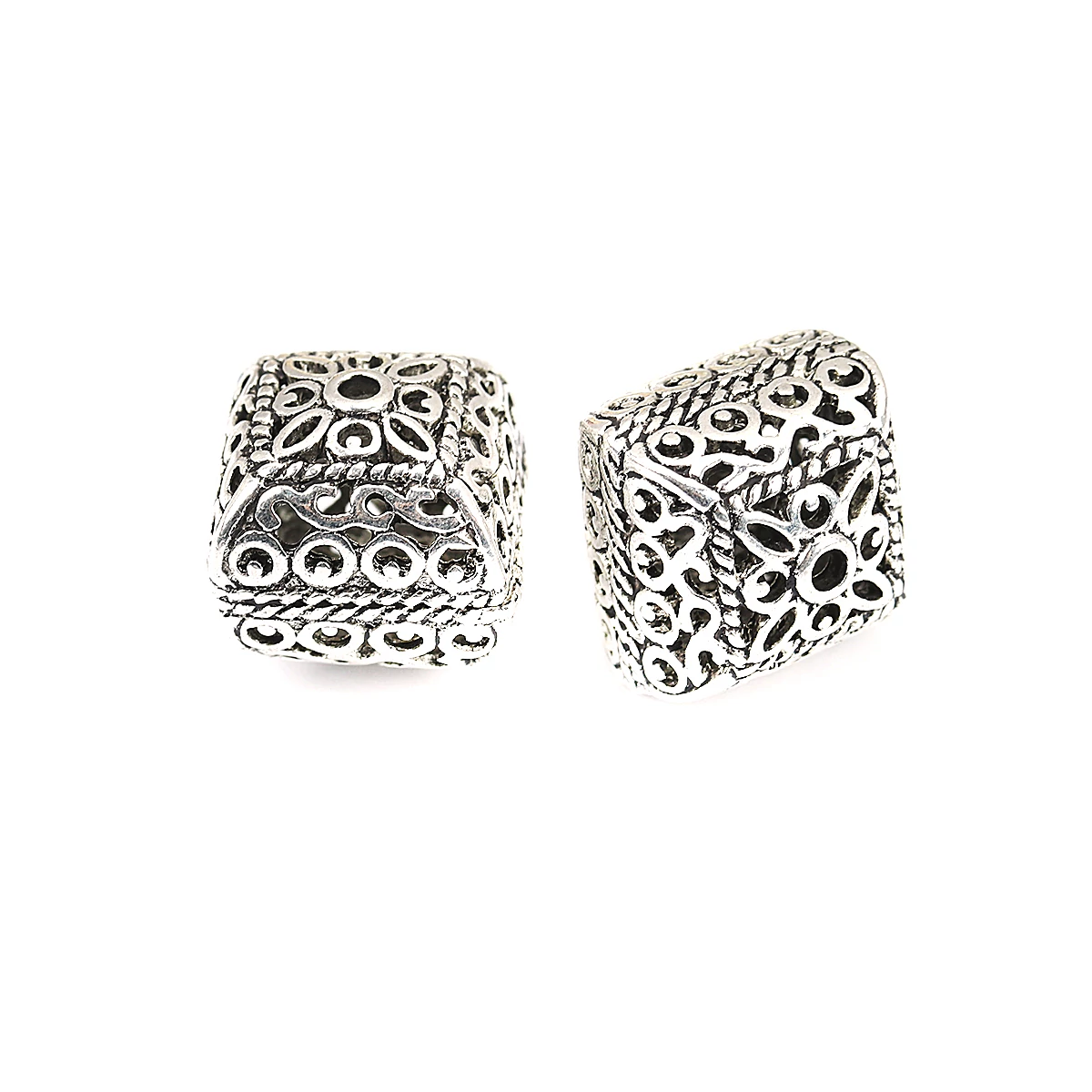 Áttört szögletes köztes, antik ezüst színű, 14x14x13 mm