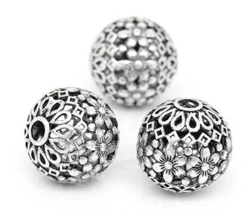 Mintás, áttört virágos köztes, antik ezüst színű, 17 mm