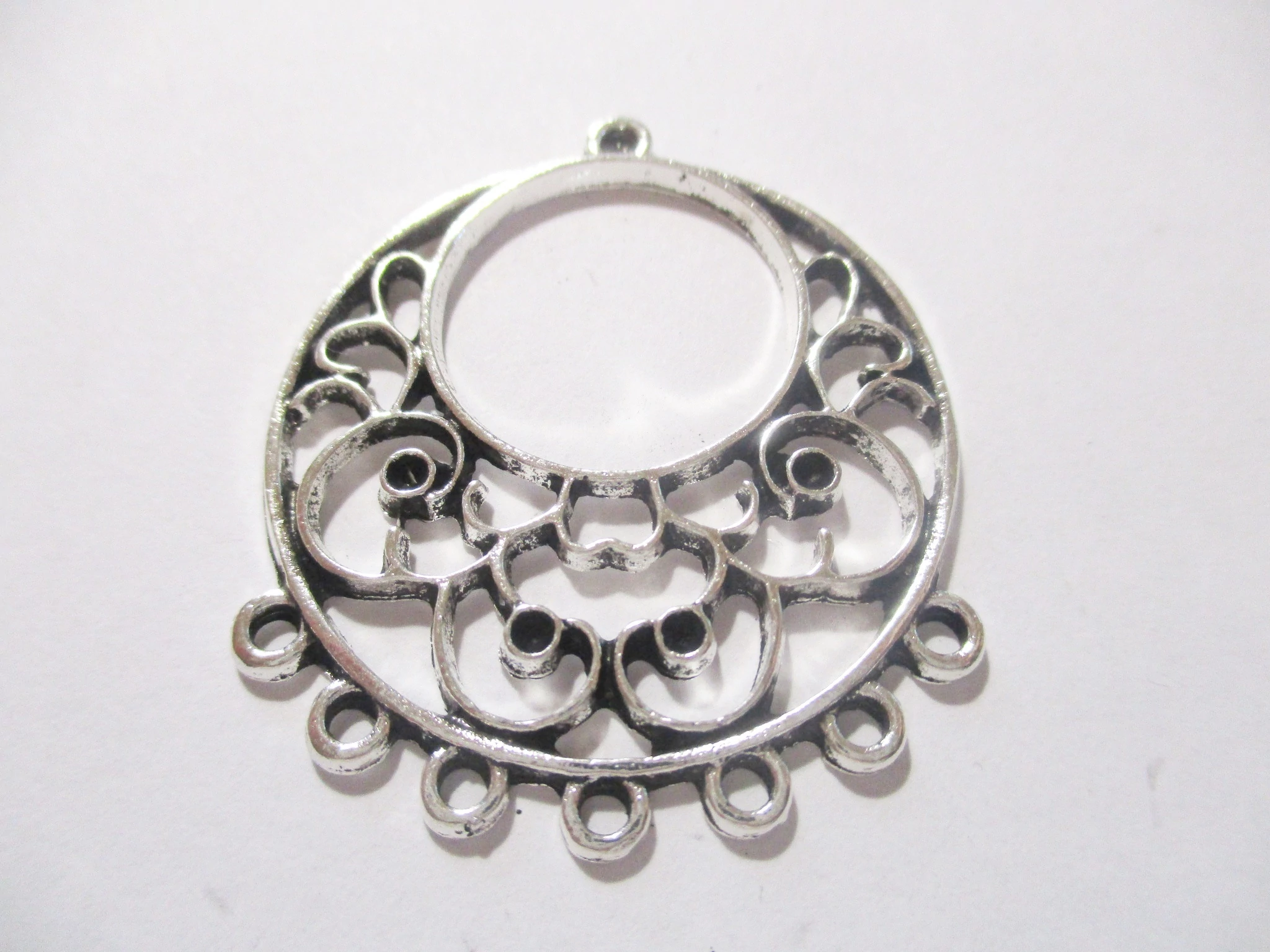 Díszes összekötő, fülbevalóalap, medálalap, antik ezüst színű, 38x33 mm