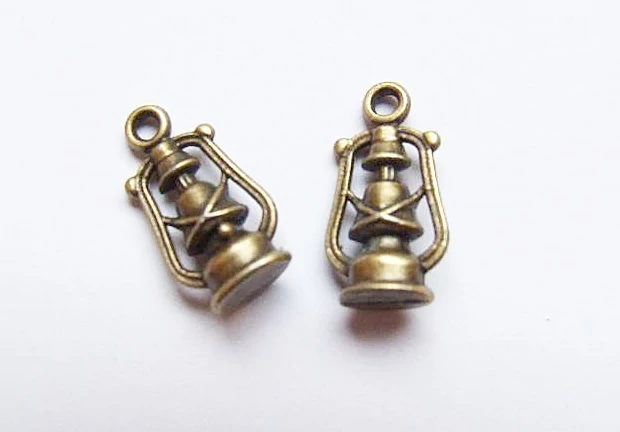 Lámpás, lámpa 3D fityegő, medál, antik bronz színű, 20x10x5 mm