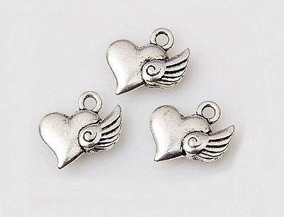 Szív, szárny fityegő, medál, antik ezüst színű, 15x15 mm