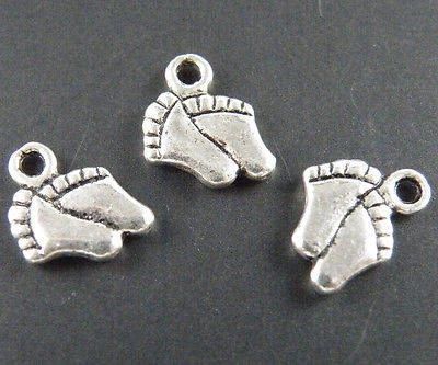 Talp, baba talp fityegő, medál, antik ezüst színű, 11x8 mm