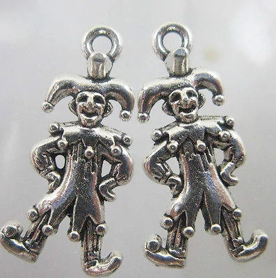 Bohóc fityegő, medál, antik ezüst színű, 24x12 mm