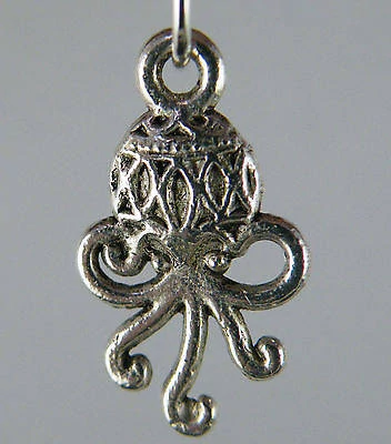 Polip fityegő, medál, antik ezüst színű, 19x11 mm