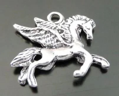 Pegazus, szárnyas ló fityegő, medál, antik ezüst színű, 22x22 mm