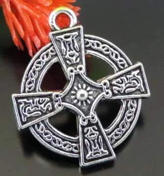 Kereszt fityegő, medál, antik ezüst színű, 20x23 mm
