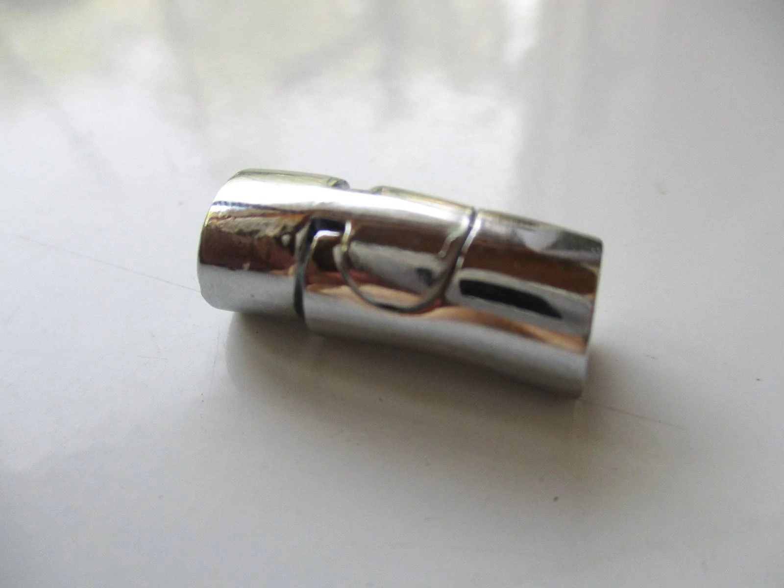 Mágnes kapocs, antik ezüst színű, 22x9 mm