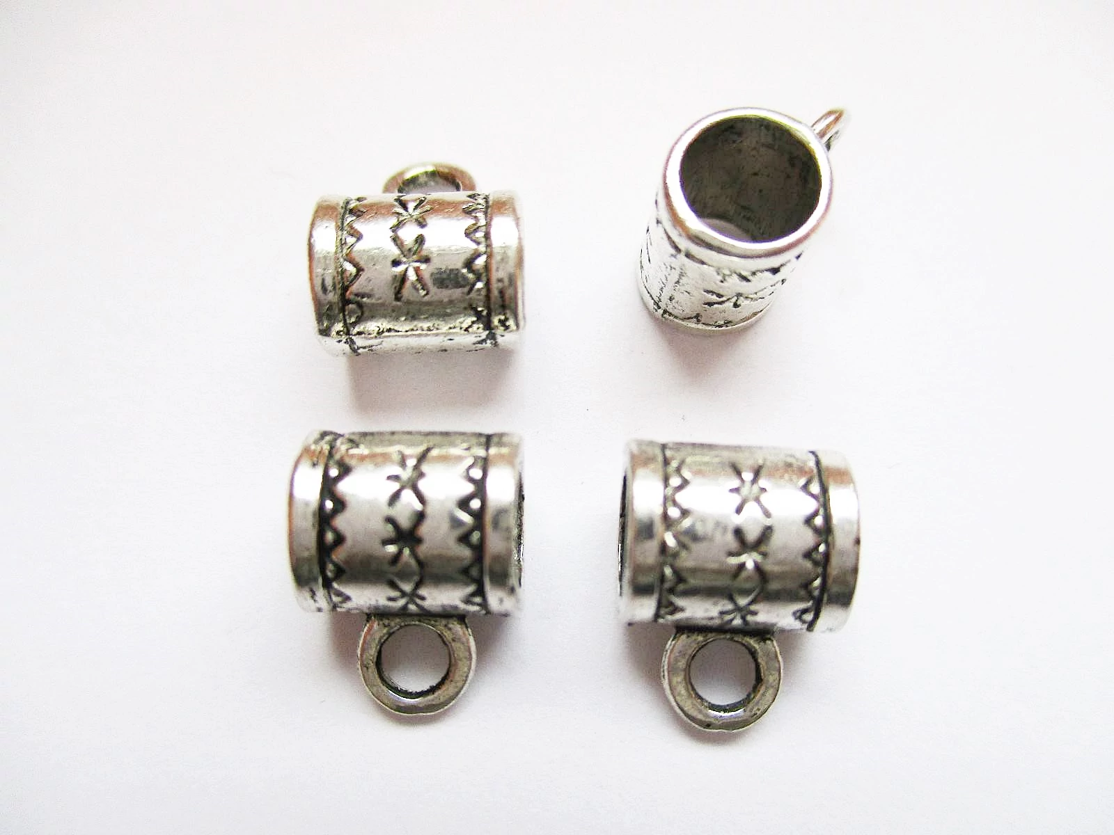 Medálakasztó, medáltartó, antik ezüst színű, 8x10x6,5 mm