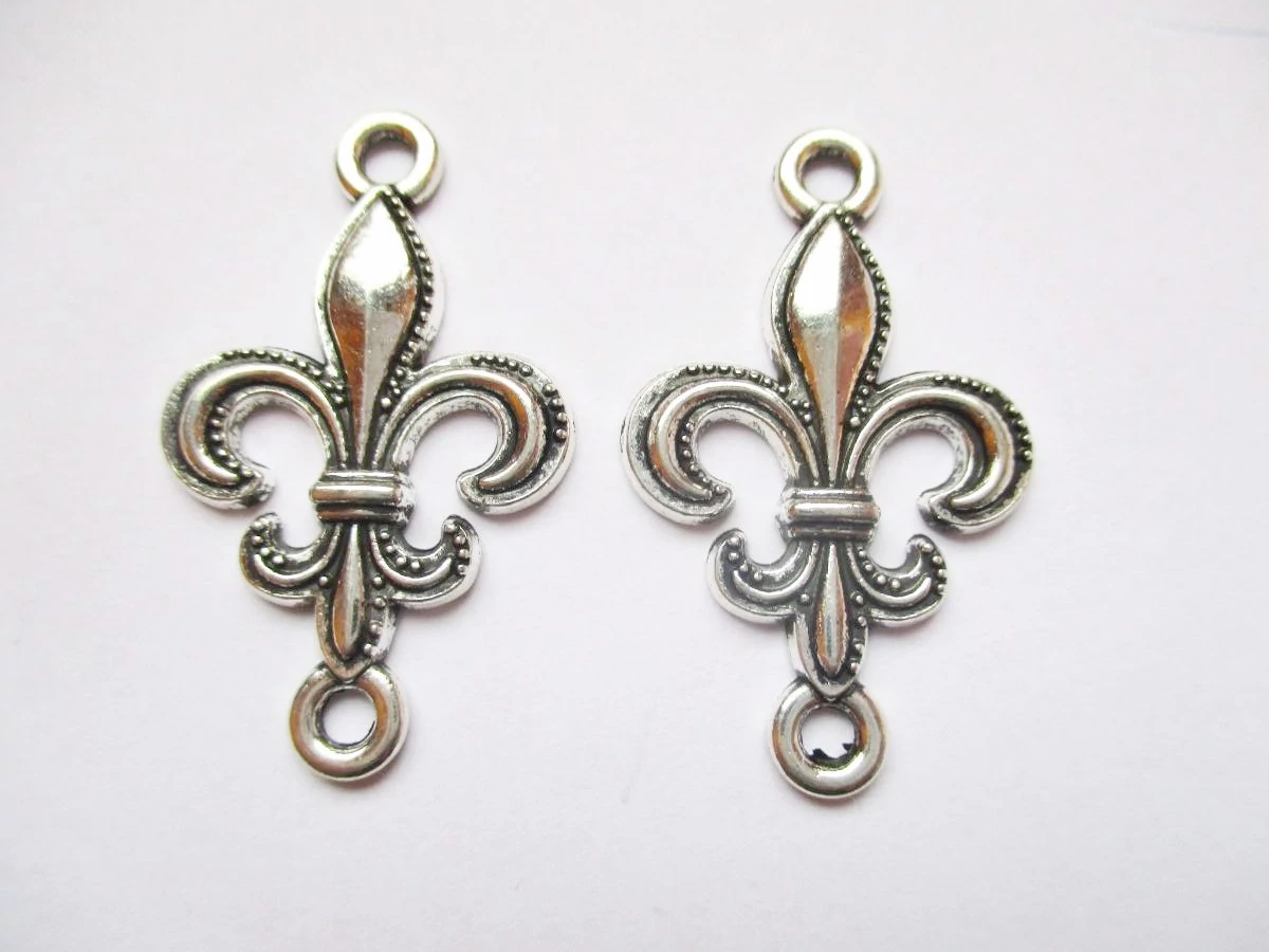 Királyliliom összekötő, fülbevalóalap, medálalap, fityegő, medál, antik ezüst színű, 33x20 mm