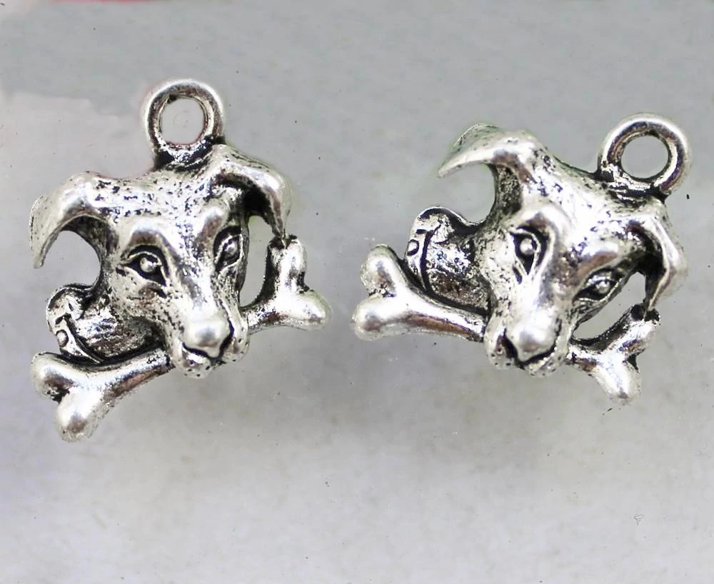 Kutya csont fityegő, medál, antik ezüst színű, 16x15 mm