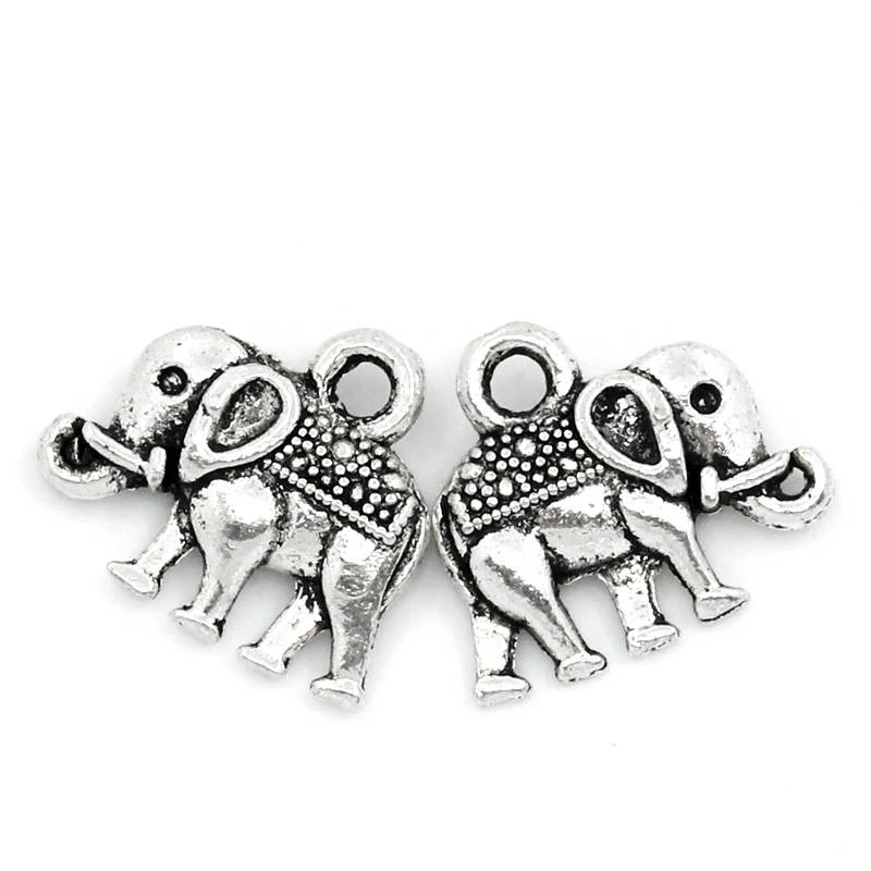 Kis elefánt fityegő, medál, antik ezüst színű, 13x12 mm