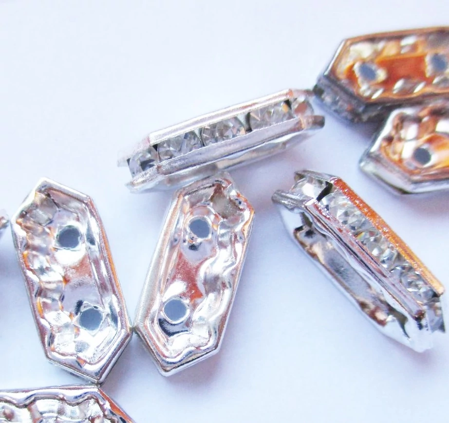 Strasszköves távtartó, köztes, ezüst színű, 15x6 mm