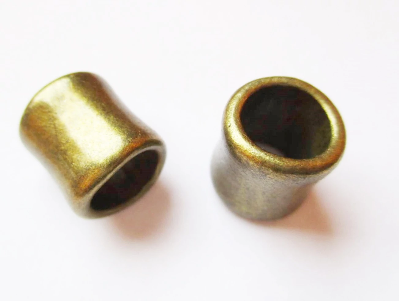 Nagy henger köztes, antik bronz színű, 12x11 mm
