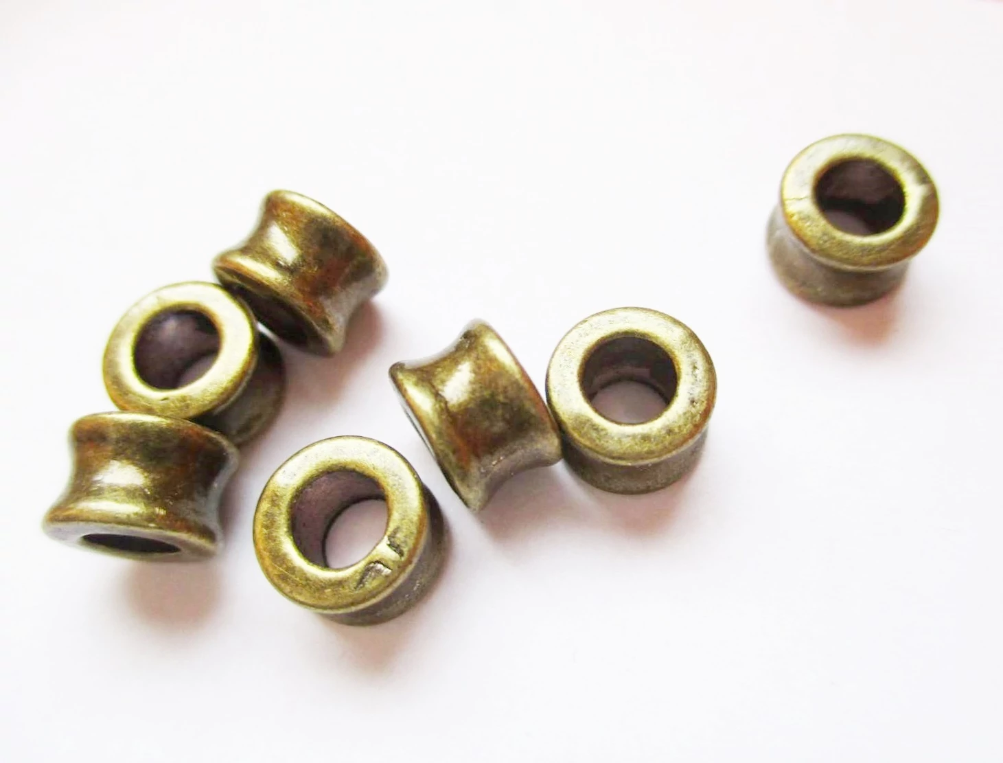 Henger, gyűrű köztes, antik bronz színű, 8x5 mm