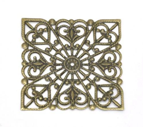 Áttört díszes négyzet medálalap, medál, összekötő, antik bronz színű, 40x40 mm