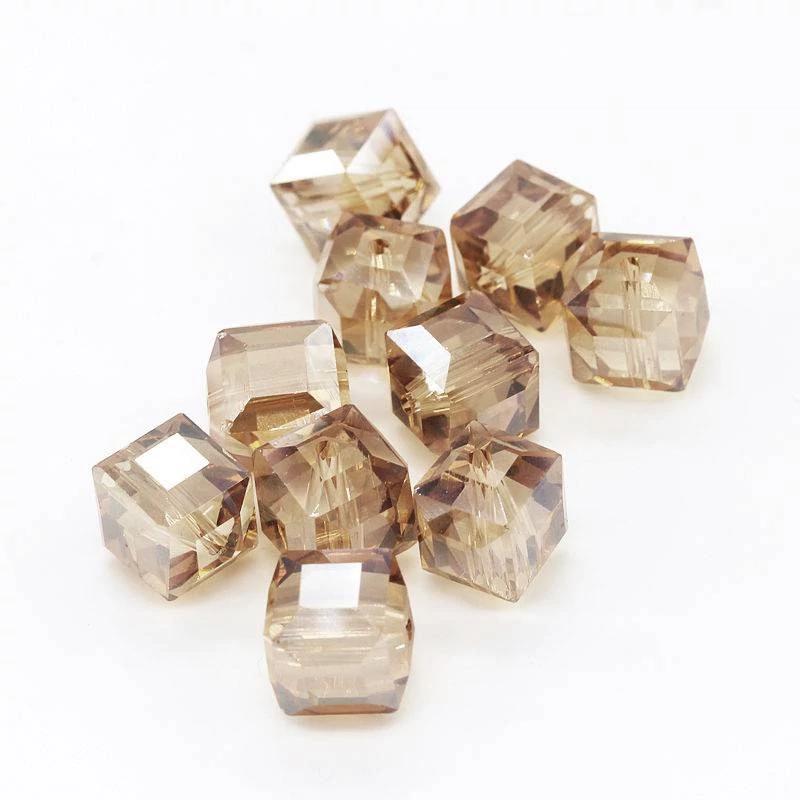 Barna kristály lüszteres kocka üveg gyöngy, 10x10x10 mm