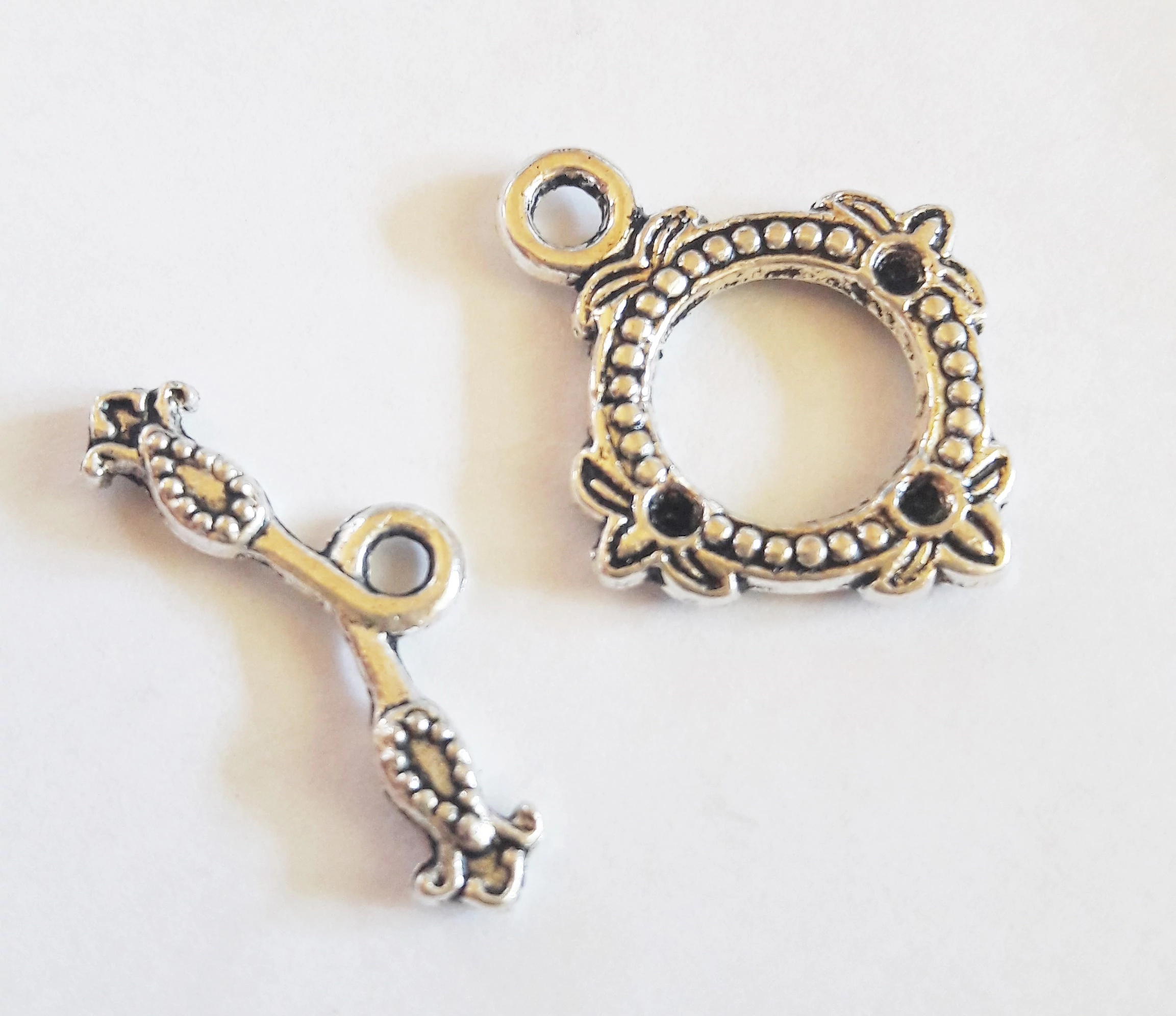 T-kapocs, antik ezüst színű, 22x18mm+22x6 mm