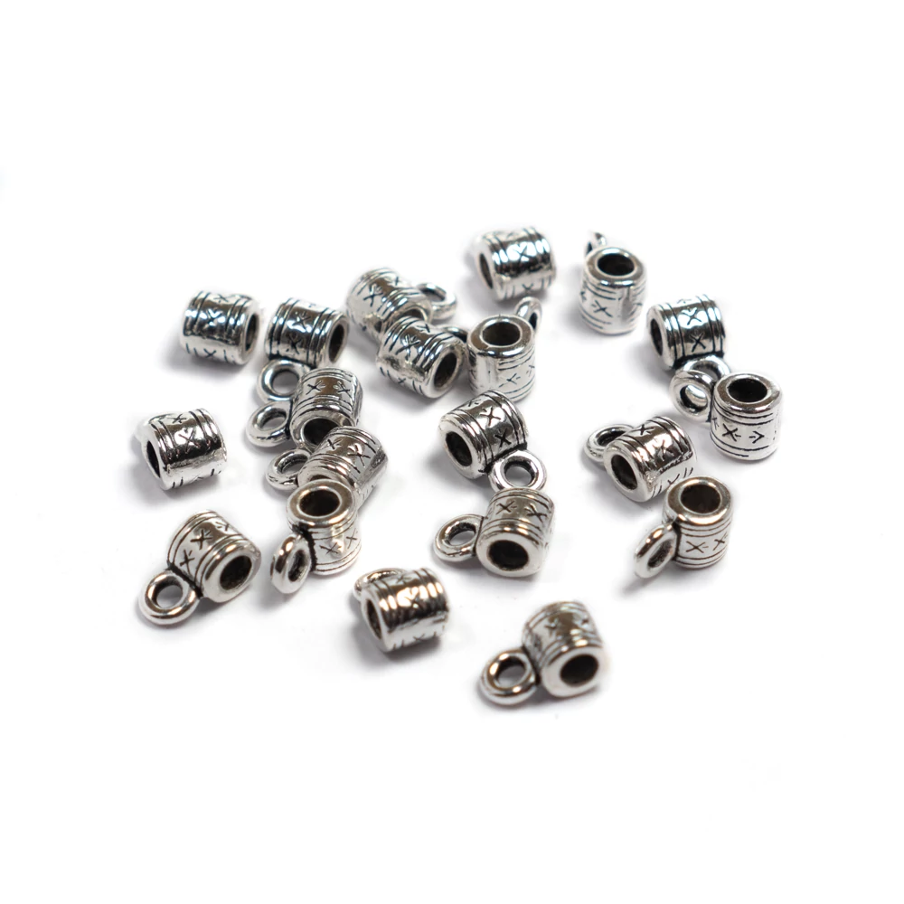 Mintás medáltartó, medálakasztó, antik ezüst színű, 5x8x5 mm