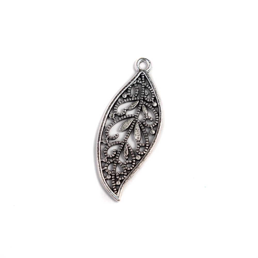 Levél fityegő, medál, antik ezüst színű, 43x17 mm