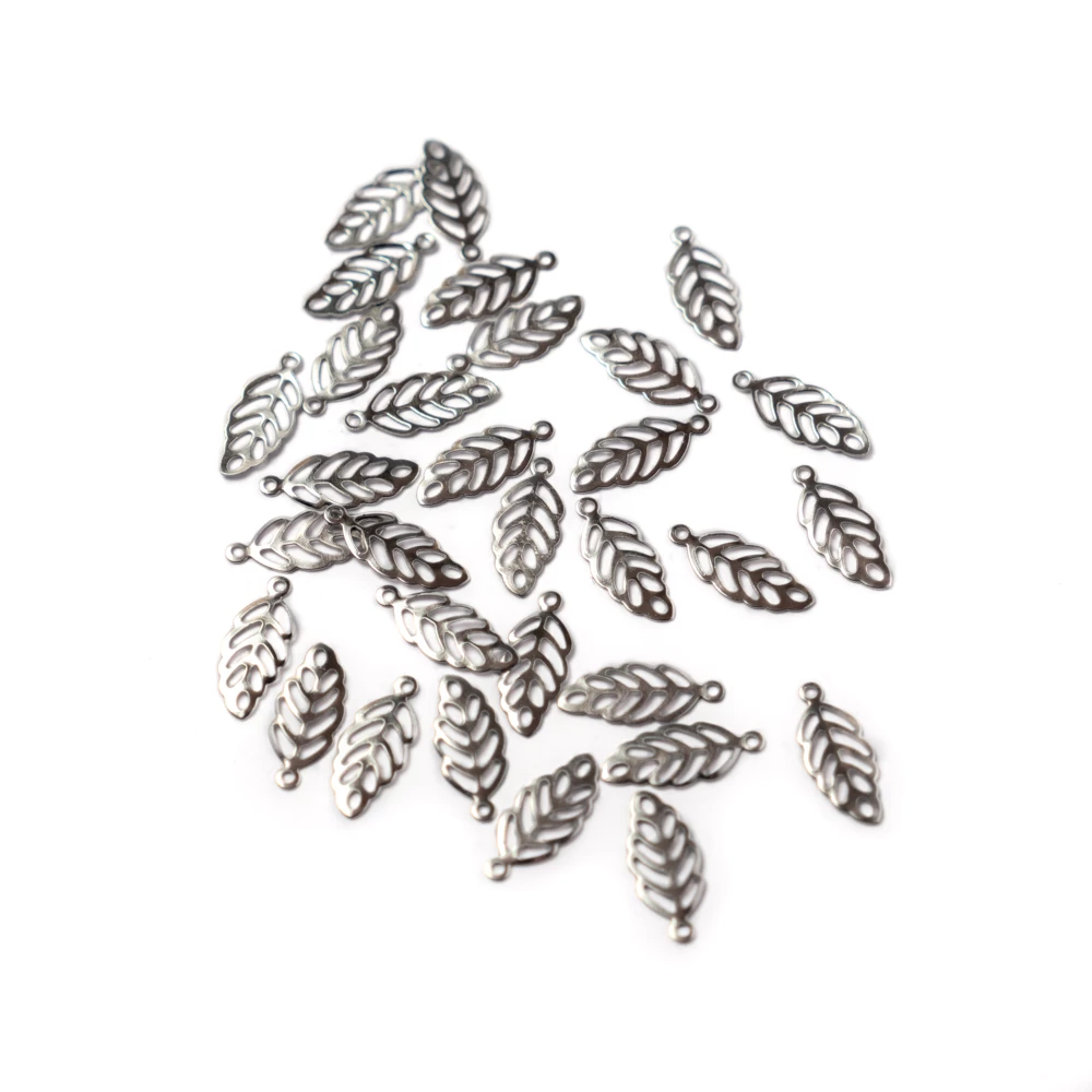 Levél fityegő, medál, nemesacél, antik ezüst színű, 14x6 mm