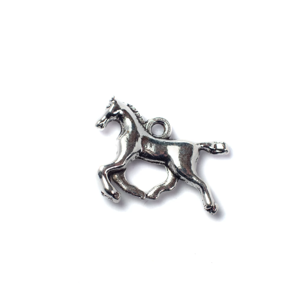 Ló, paci fityegő, medál, antik ezüst színű, 18x15 mm