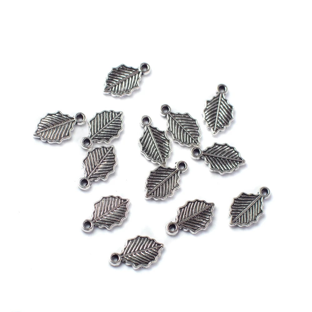 Pici levél fityegő, medál, antik ezüst színű, 10x6 mm