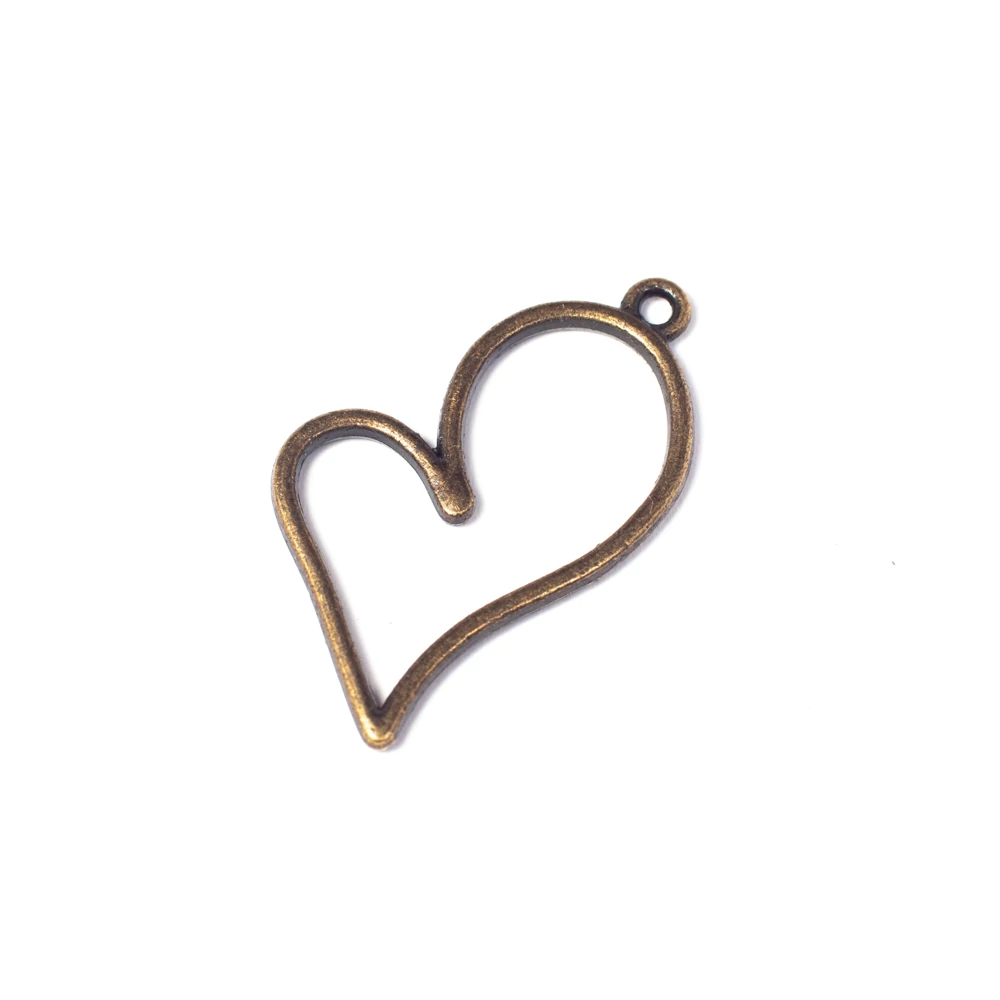 Szív fityegő, medál, antik bronz színű, 29x19 mm