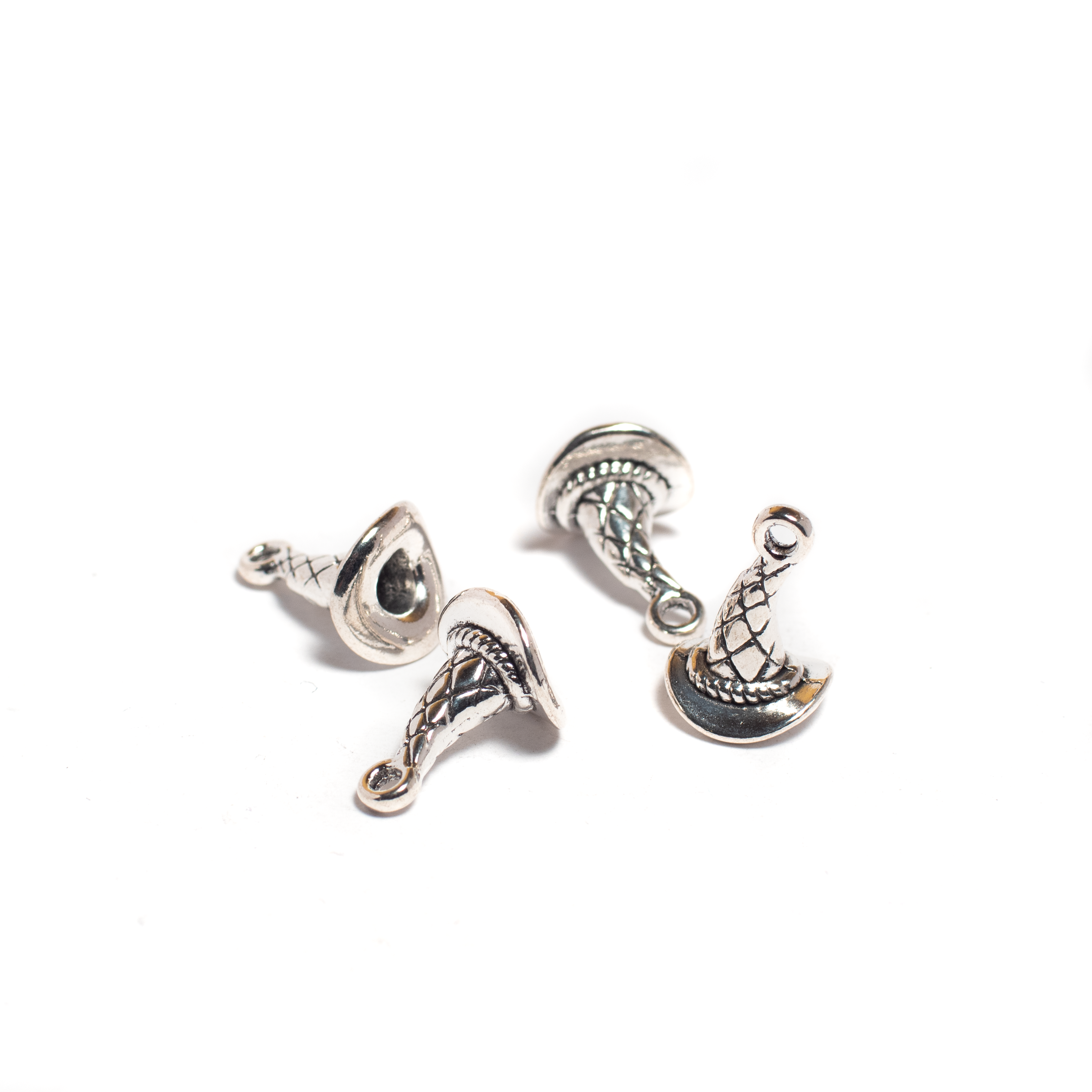 Varázsló, boszorkány kalap, sapka fityegő, medál, antik ezüst színű, 14x10 mm
