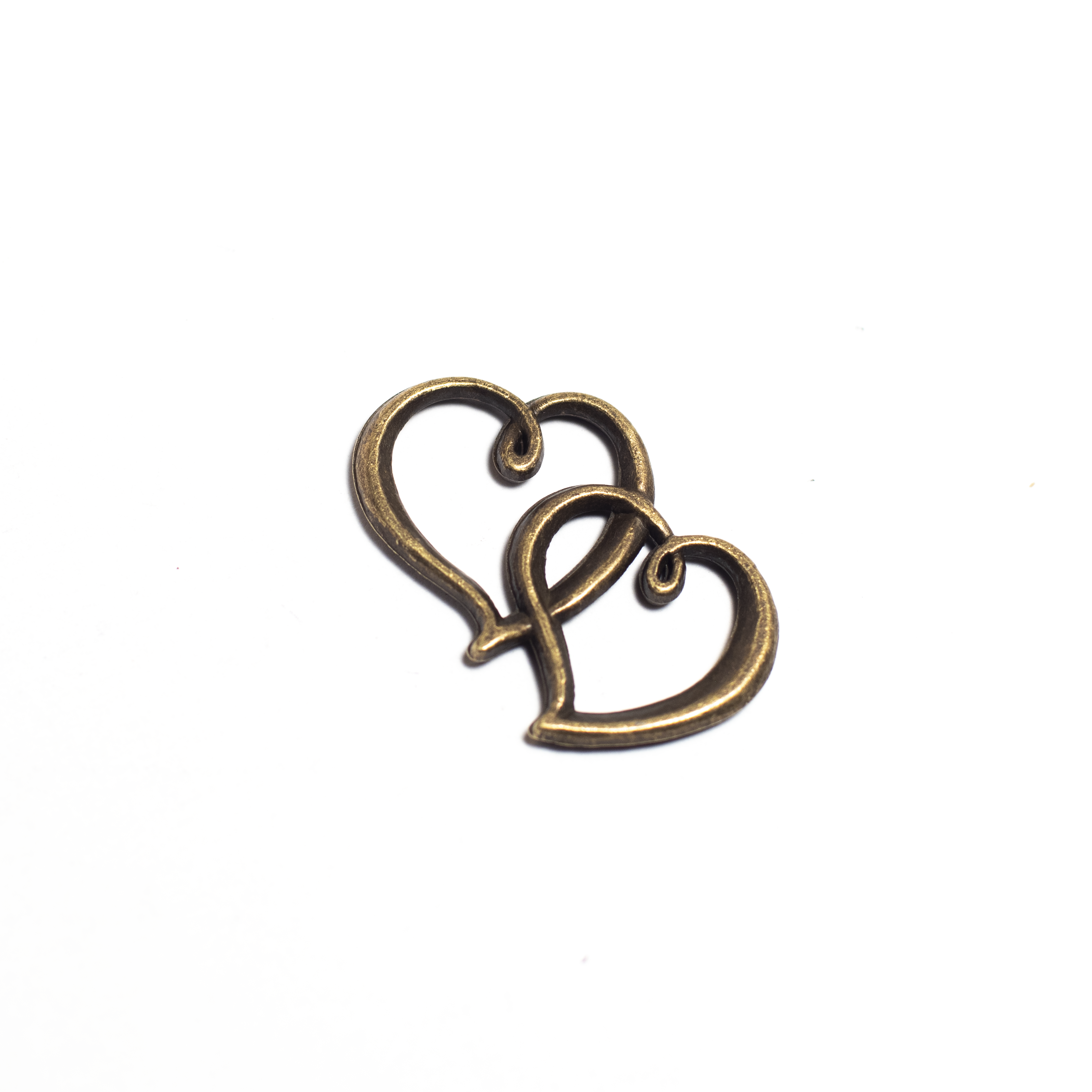 Páros szív fityegő, medál, összekötő, antik bronz színű, 30x20 mm