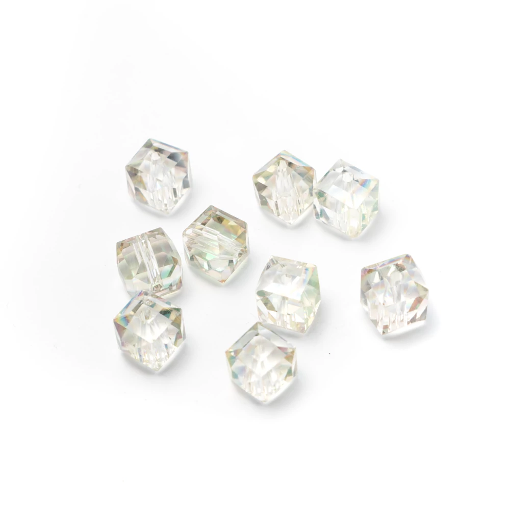 Kristály, zölden színjátszó kocka üveg gyöngy, 10x10x10 mm