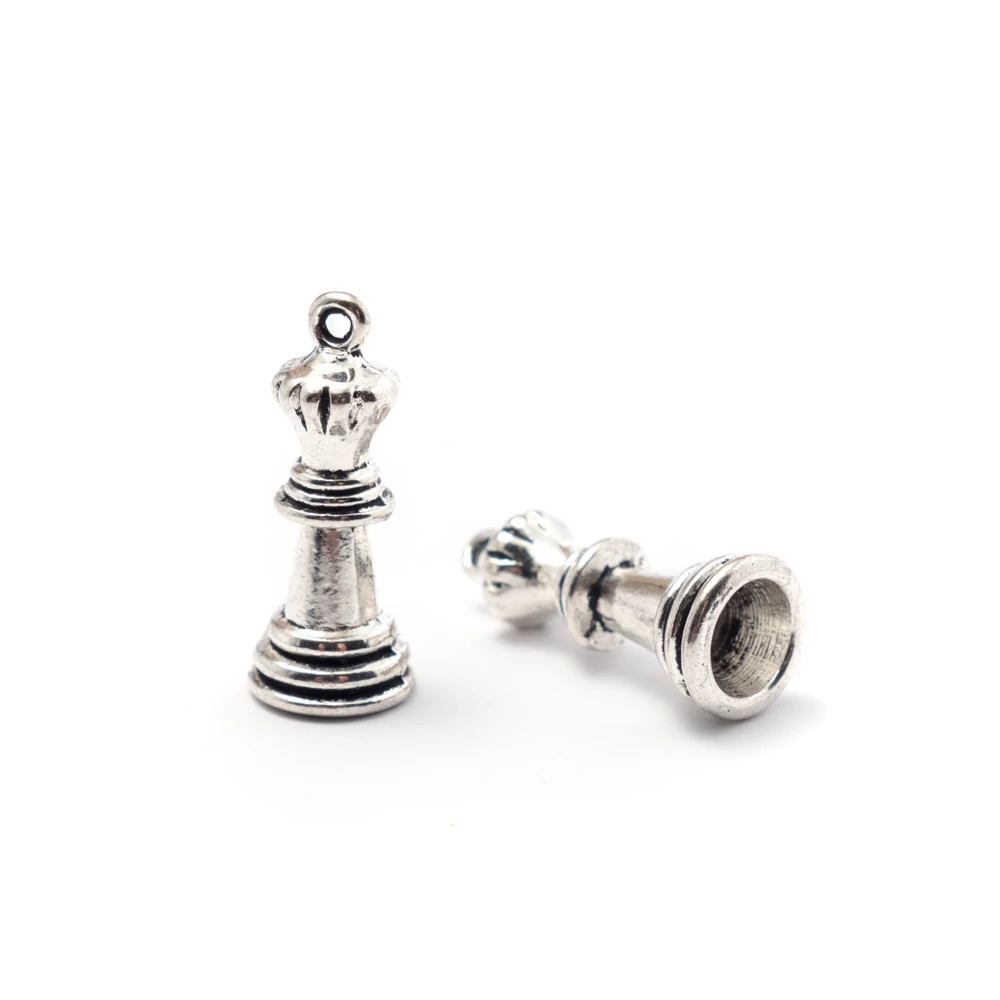 Sakk fityegő, medál, antik ezüst színű, 26x10 mm