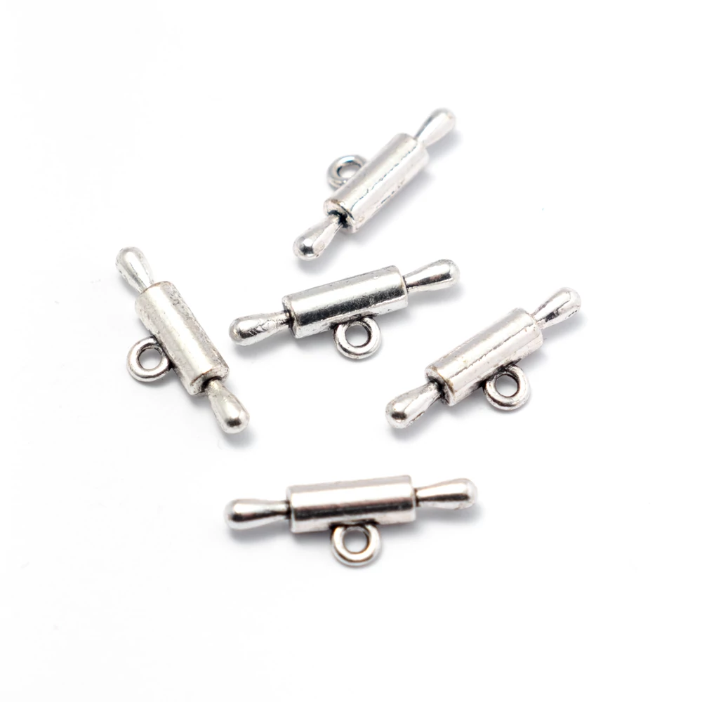 Nyújtófa fityegő, medál, antik ezüst színű, 22x8 mm