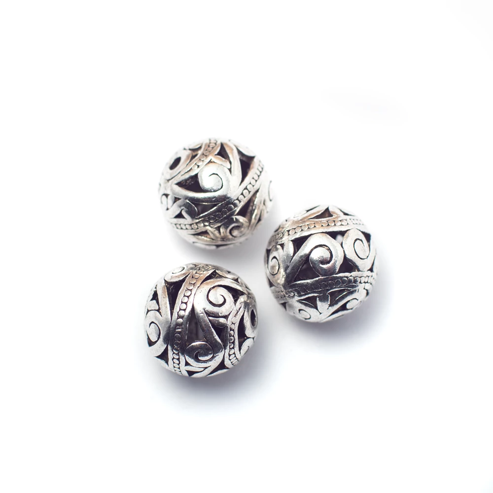 Áttört gömb köztes, antik ezüst színű, 14 mm