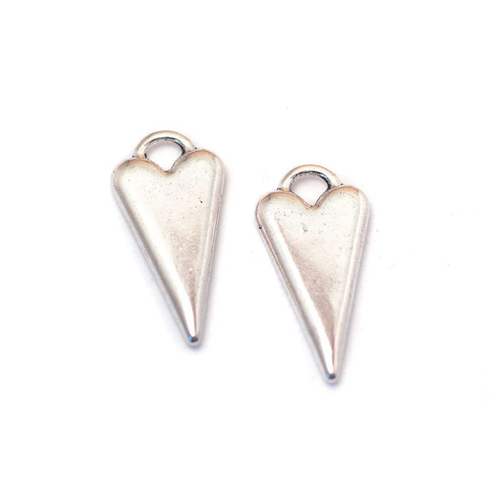 Szív fityegő, medál, antik ezüst színű, 22x10 mm
