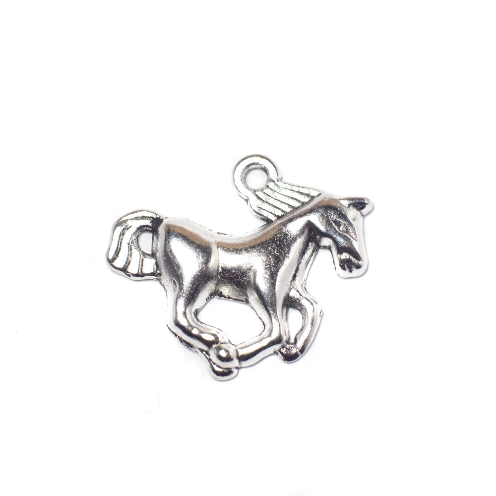 Ló, paci fityegő, medál, antik ezüst színű, 20x16 mm