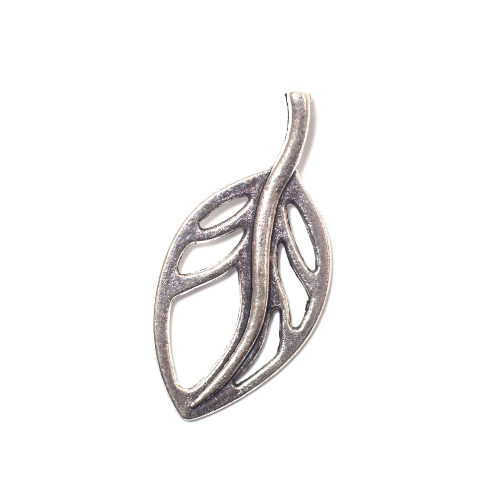 Levél fityegő, medál, antik ezüst színű, 37x18 mm