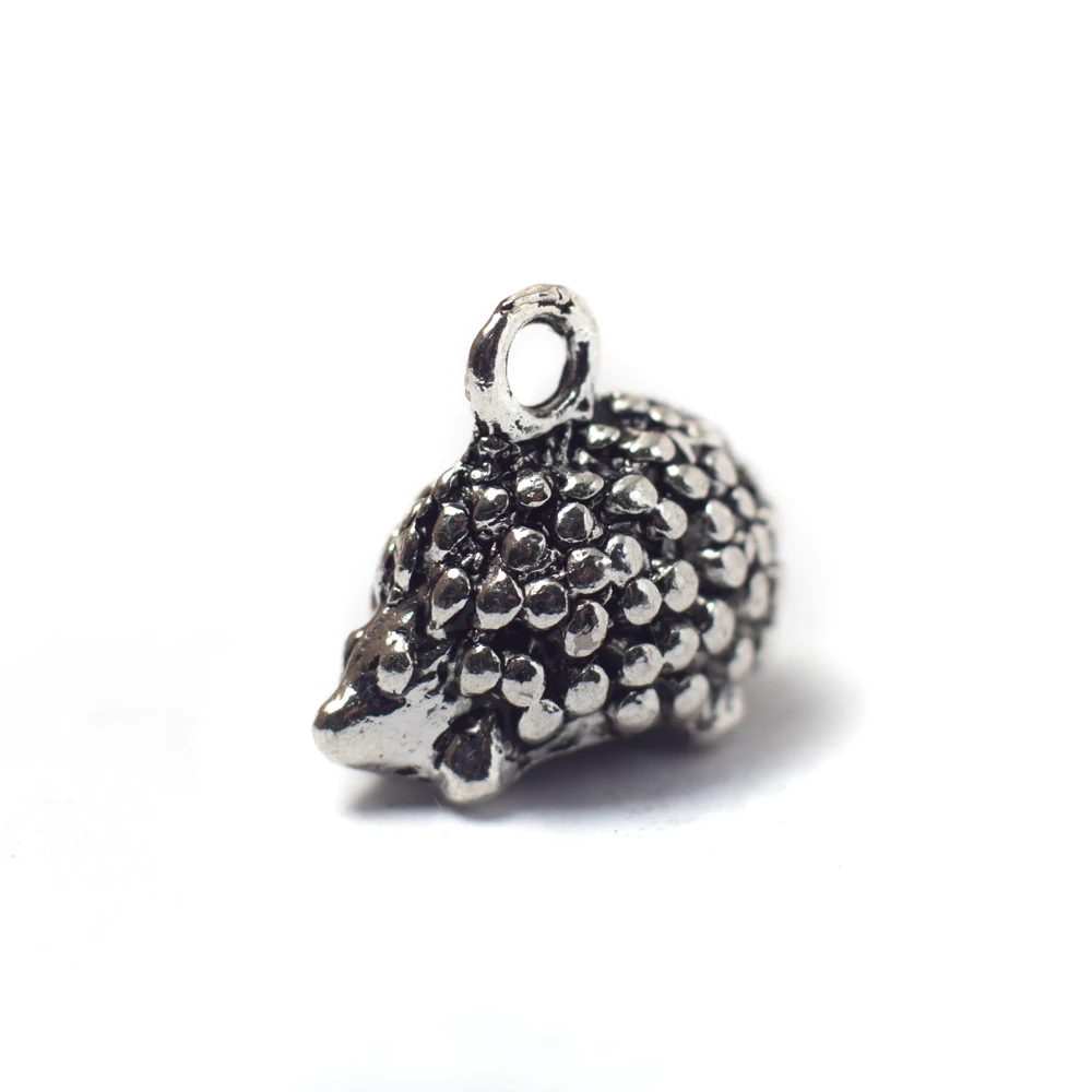 Süni fityegő, medál 3D, antik ezüst színű, 14x12x7 mm