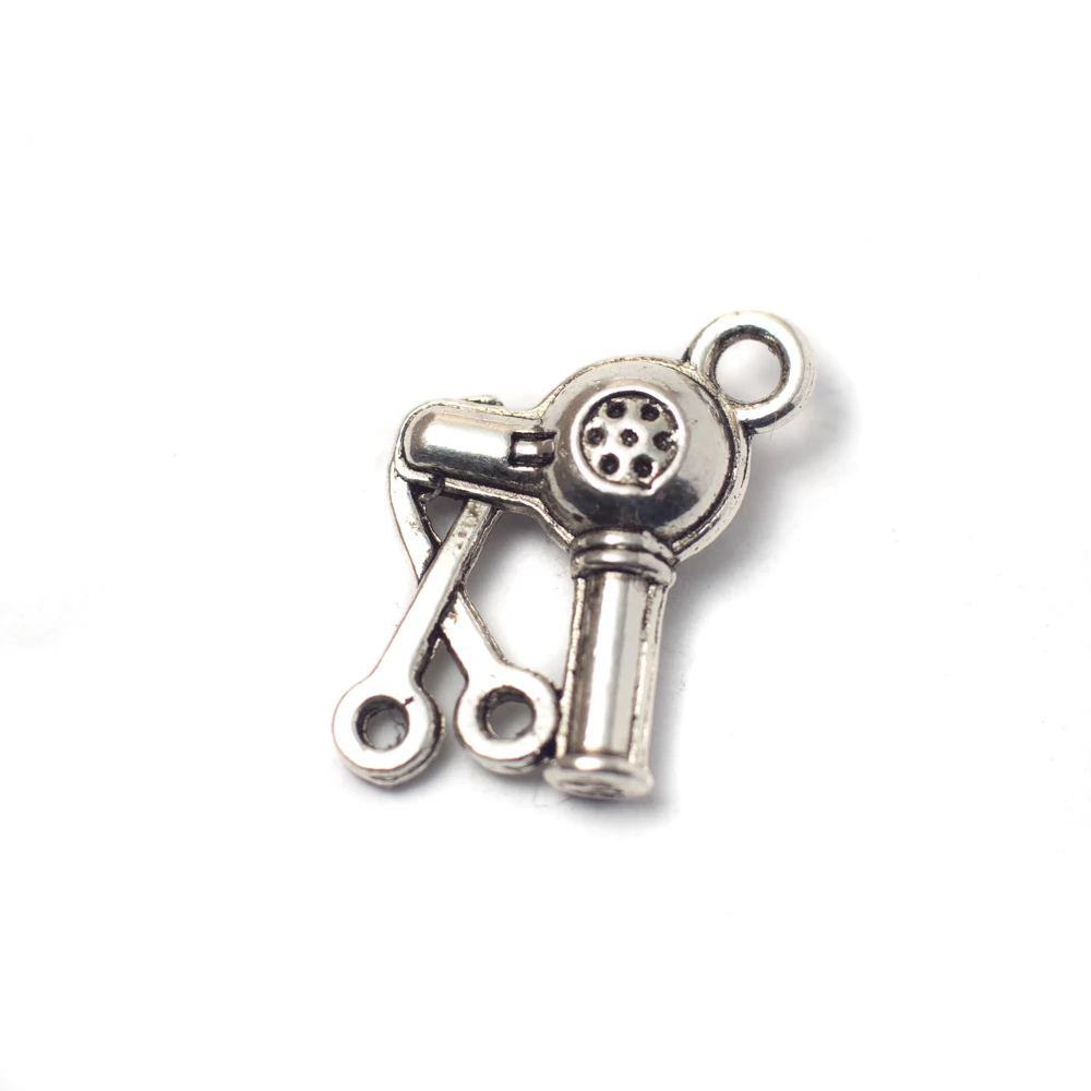 Hajszárító, olló fityegő, medál, antik ezüst színű, 15x12 mm