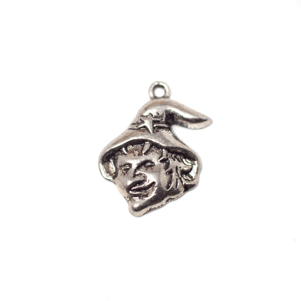 Boszorkány fityegő, medál, antik ezüst színű, 22x20 mm