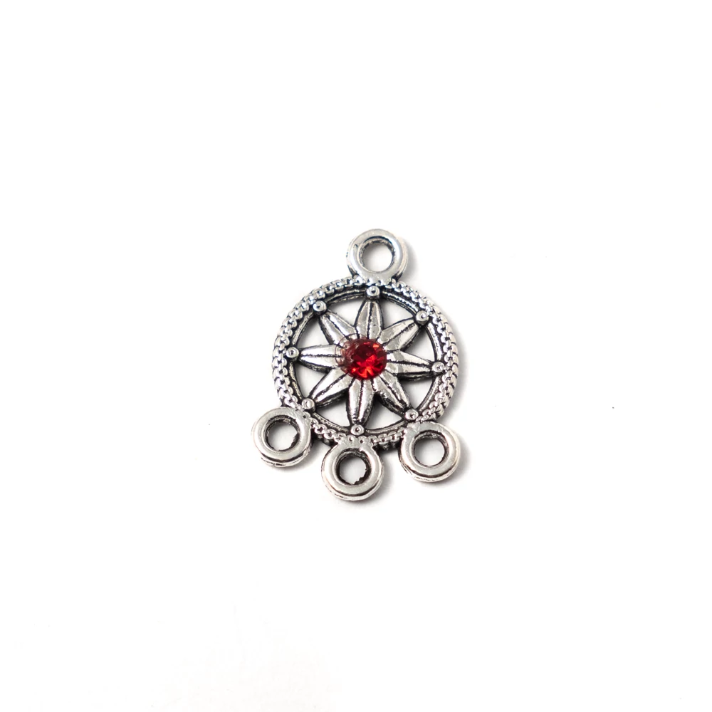Kerek összekötő, fülbevalóalap, piros strasszkővel, antik ezüst színű, 18x14 mm