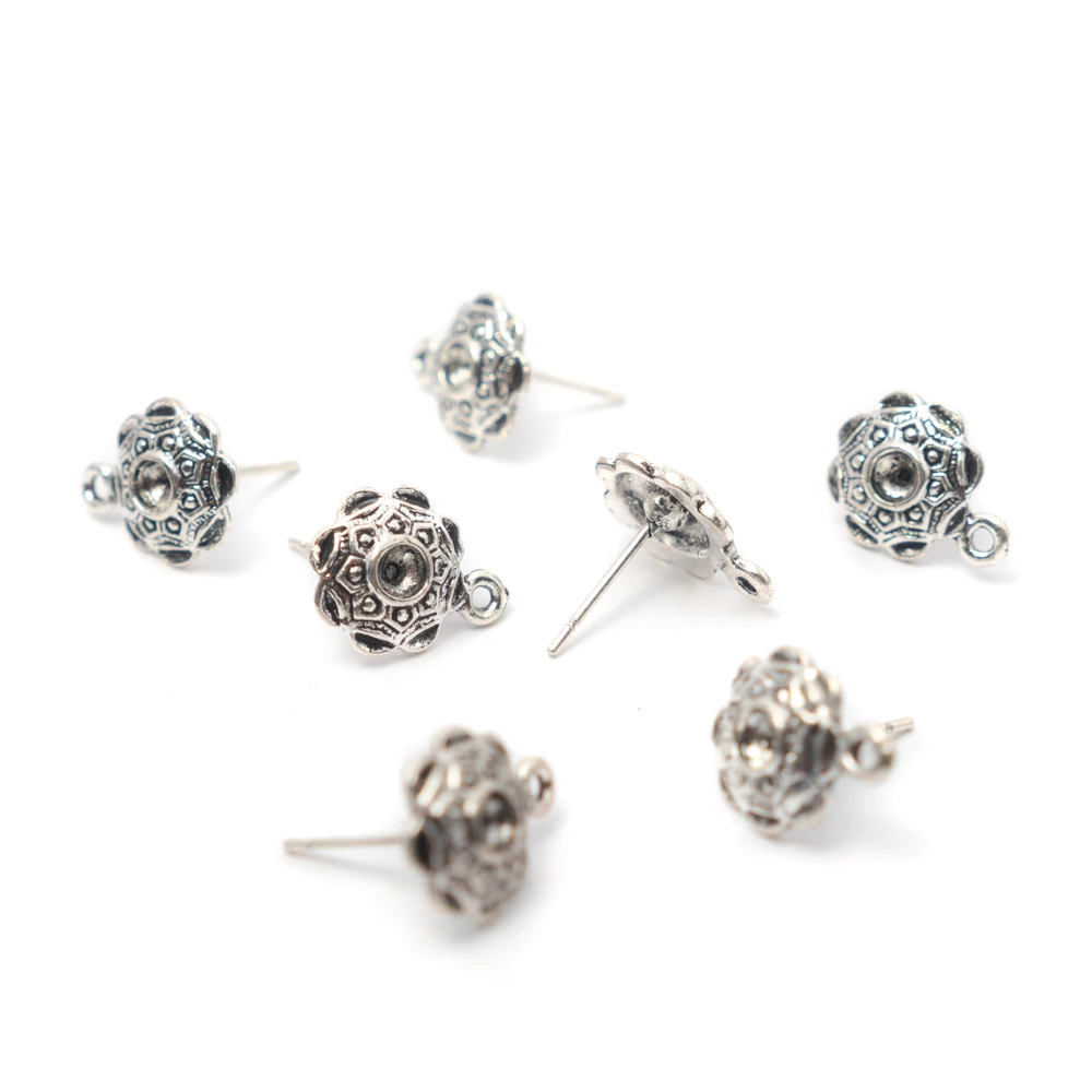 Mintás bedugós fülbevalóalap, antik ezüst színű, 13x10 mm