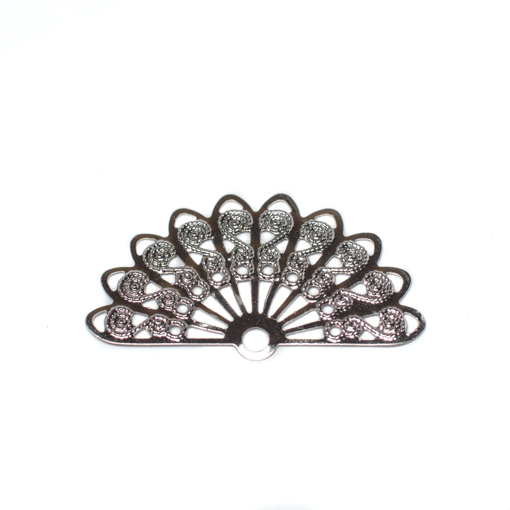 Áttört legyező medál, összekötő, antik ezüst színű, 38x22 mm