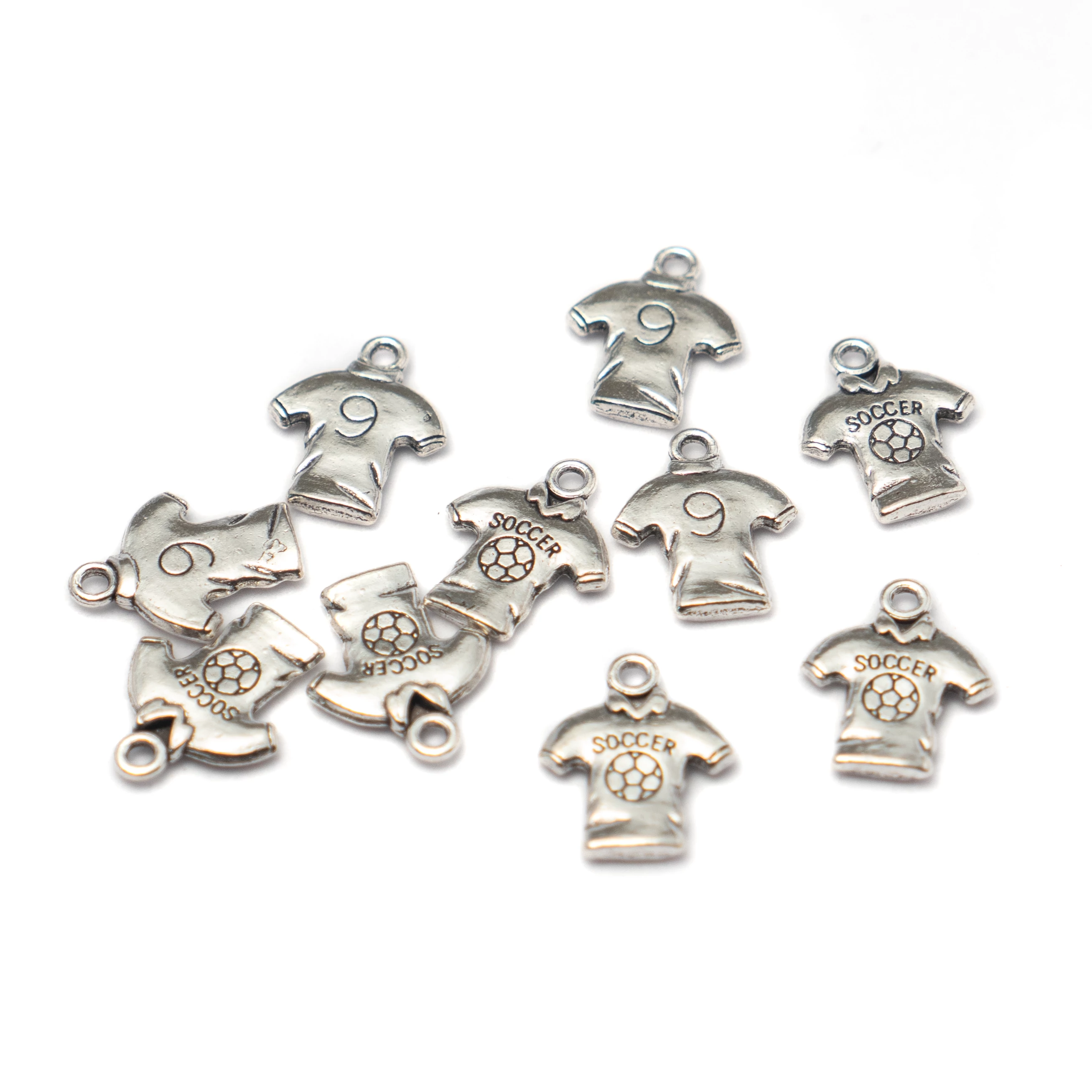 Foci mez fityegő, medál, antik ezüst színű, 18x15 mm