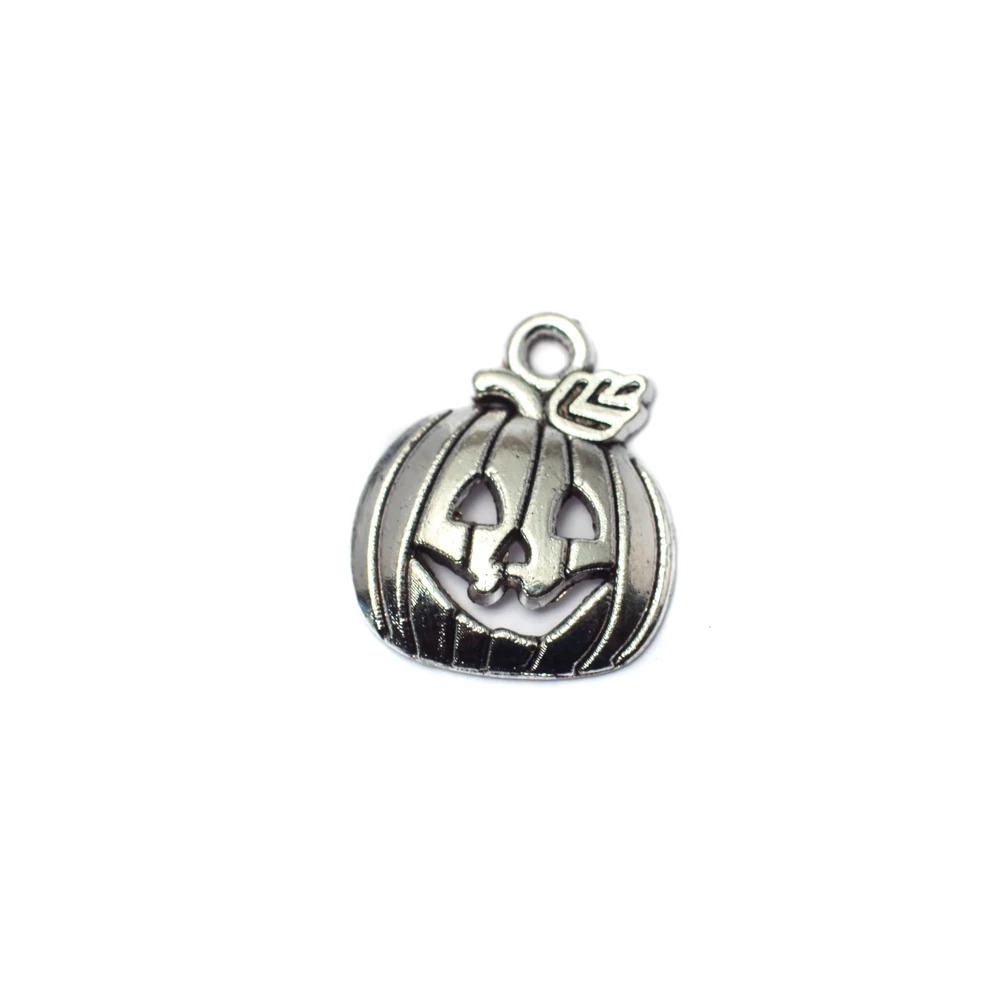 Halloween tök fityegő, medál, antik ezüst színű, 16x19 mm