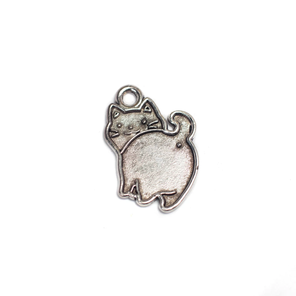 Cica, macska fityegő, medál, antik ezüst színű, 16x18 mm