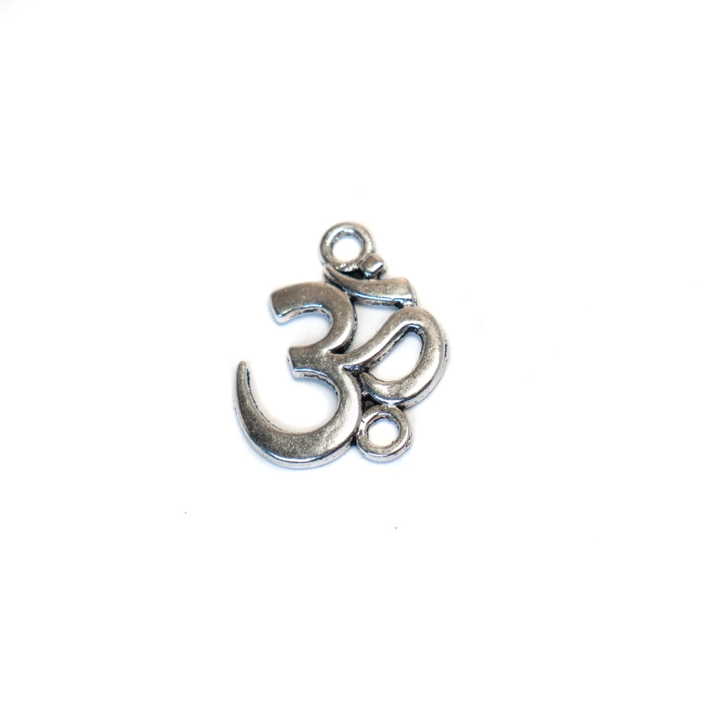 Om, Aum mantra, jel összekötő, medálalap, fülbevalóalap, antik ezüst színű, 18x21 mm